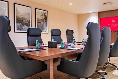 Abu Dhabi : Hôtel Grand Millennium Al Wahda
