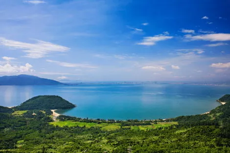 Vietnam : Circuit De la Baie d'Halong à la Mer de Chine **Offre Spéciale Province