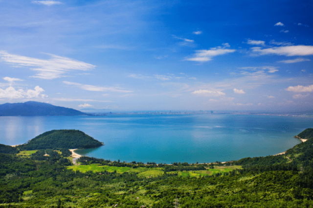 Vietnam : Circuit De la Baie d'Halong à la Mer de Chine