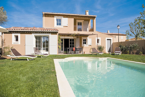 France : Résidence locative LAGRANGE VACANCES LE CLOS SAVORNIN EN LUBERON