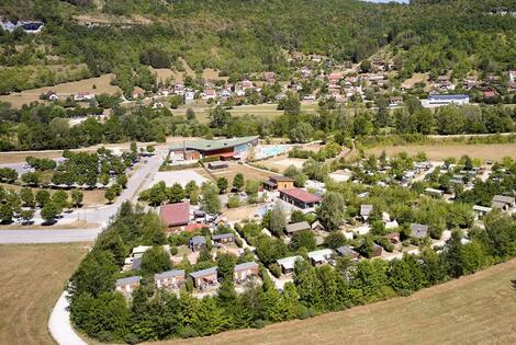 France : Camping Domaine La Roche D’Ully