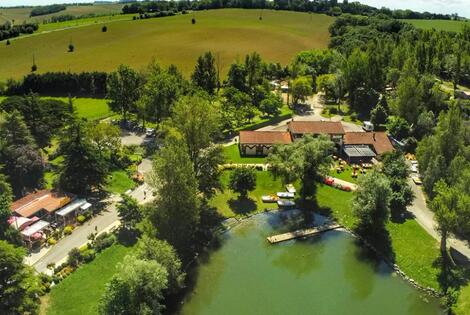 France : Camping Flower Camping Le Lac De Thesauque