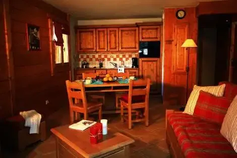 France : Résidence locative Lagrange Vacances Le Hameau Du Rocher Blanc