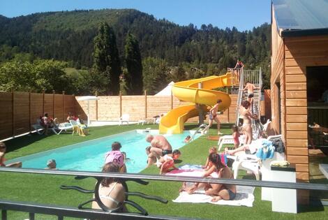France : Camping LES CHALETS DU LAC BELCAIRE