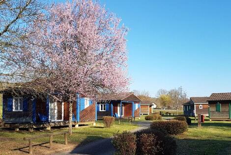 France : Camping municipal La Rivière - Donzenac