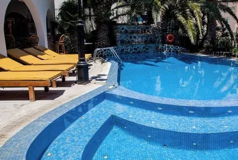 Grece : Hôtel Black Sandy Beach