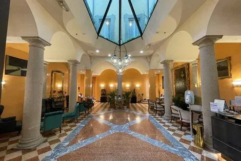 ITALIE : Hôtel Regina