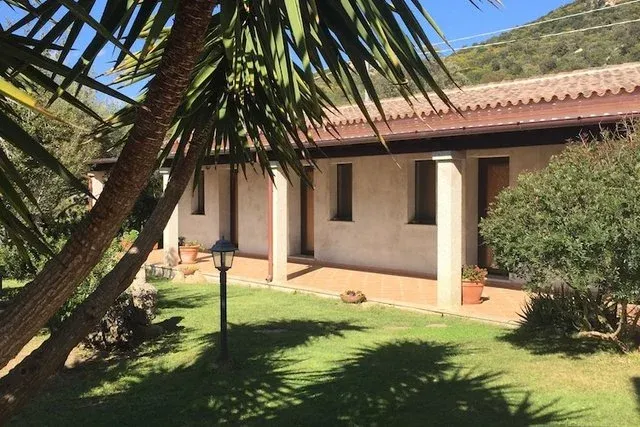 Sardaigne : Hôtel Domo Minnannu Miriu