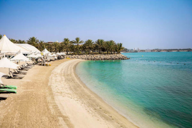 Abu Dhabi : Club Jumbo Traders Hotel, Qaryat Al Beri