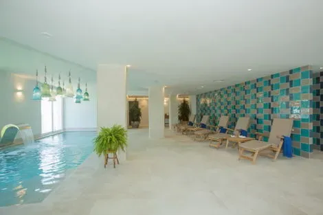 piscine intérieure
