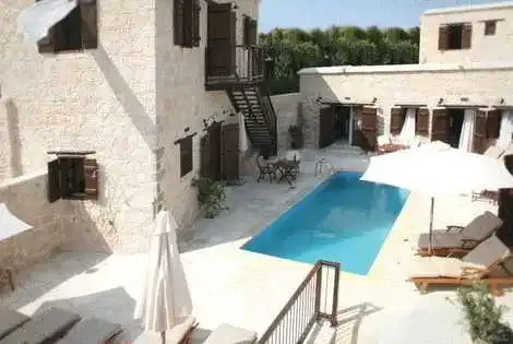 Hôtel Leonidas Village Houses goudi CHYPRE