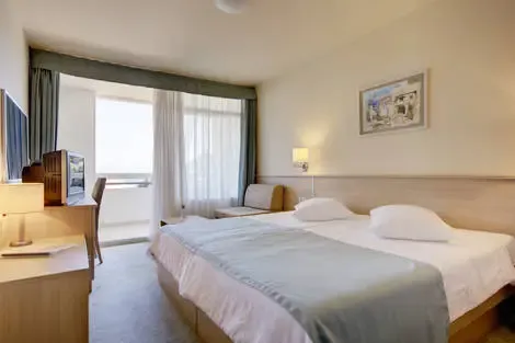 Chambre balcon vue montagne