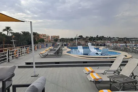 Bâteau Dolphin - Piscine
