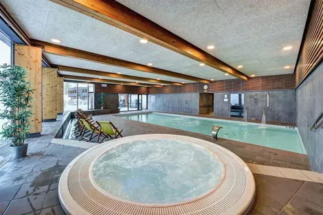 piscine intérieure