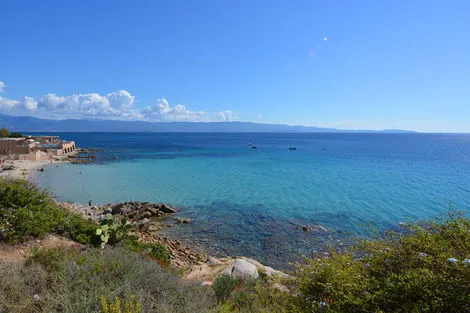 France Corse : Résidence hôtelière Les Calanques, magnifique site des Sanguinaires (vol inclus)