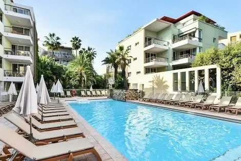 Résidence locative Pierre & Vacances Premium Port-Prestige antibes France