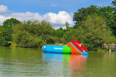 Camping le Chene du lac bayas France