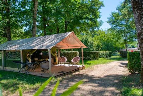Flower Camping les Nauves belves France