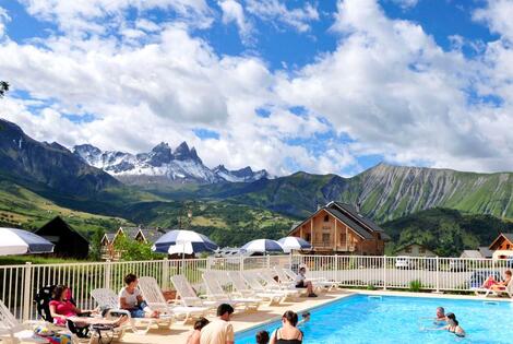 Résidence hôtelière Goélia Les Chalets des Pistes combloux France