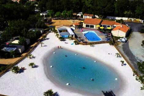 Camping Le Bois Joli la_garnache France