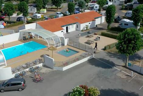 Camping Flower Le Pre Des Sables laiguillonsurmer France