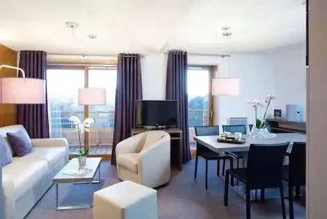 Résidence locative Lagrange Vacances L'Alpenrose lalpedhuez France