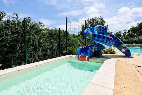 Camping le Pech Charmant by Villatent les_eyziesdetayac France