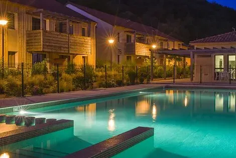 Résidence hôtelière Résidence Le Clos du Rocher - Vacancéole les_eyziesdetayac France