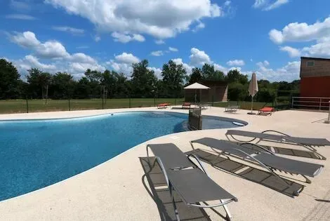 Camping Le Village de Cottages Pôle du Cheval et de l'Ane lignieres France