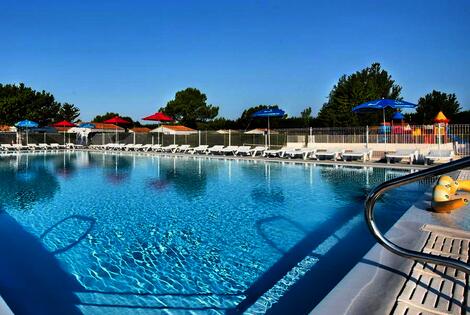 Flower Camping Les Ilates loix France