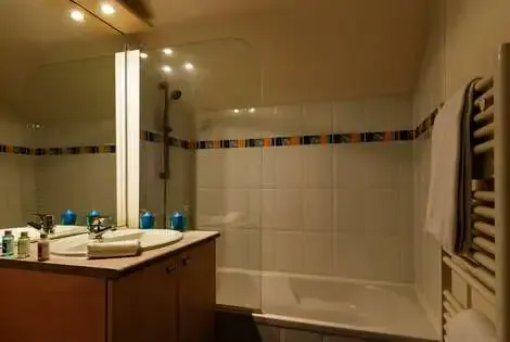 Résidence locative Lagrange Vacances Les Roches Douvres saintbriacsurmer France