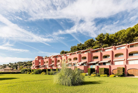Résidence locative Pierre & Vacances  Les Jardins de la Côte d’Azur saintmandriersurmer France