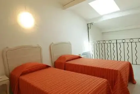 Résidence locative Lagrange Vacances Le Domaine De Bourgeac saintremydeprovence France