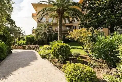 Résidence locative Pierre & Vacances Eden Parc sainttropez France