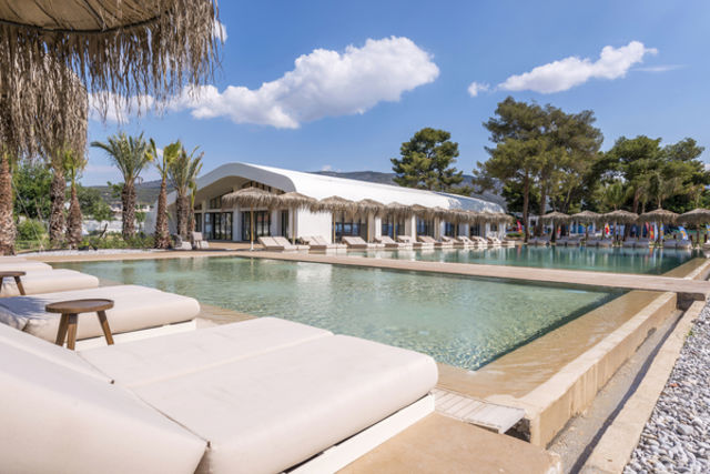 Grece : Hôtel Isla Brown Corinthia Resort Curio by Hilton