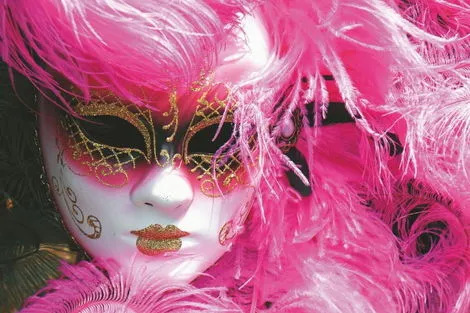 Circuit Carnaval et confettis en Italie milan Italie