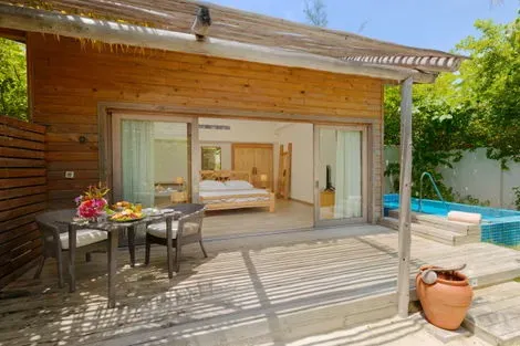 Beach suite pool