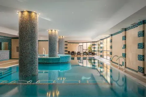 piscine intérieure