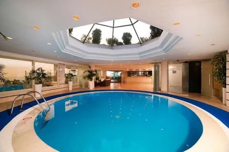 Piscine intérieure