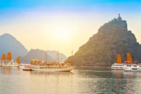 Jonque sur la baie d'Halong